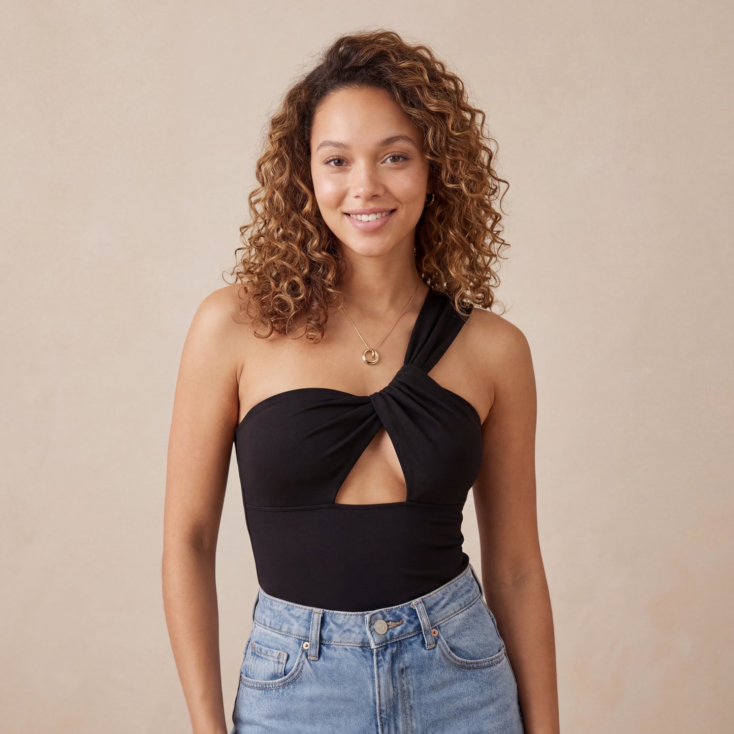 Blusa Asimétrica Negra Minimal