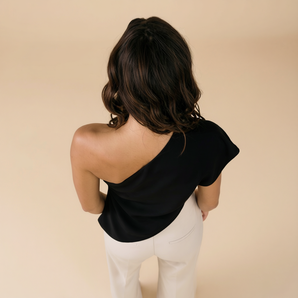 Blusa Asimétrica de un Hombro Negra
