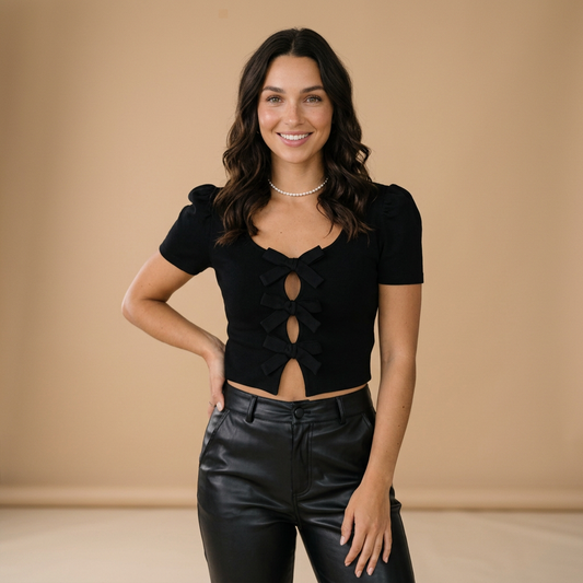 Blusa corta lazos negros